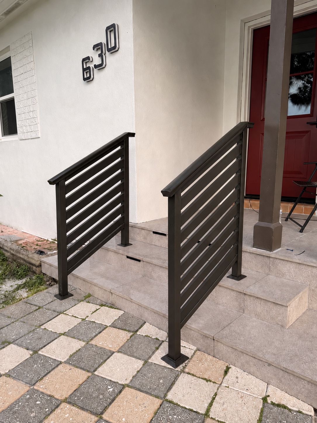 Modern horizontal slat stair railing